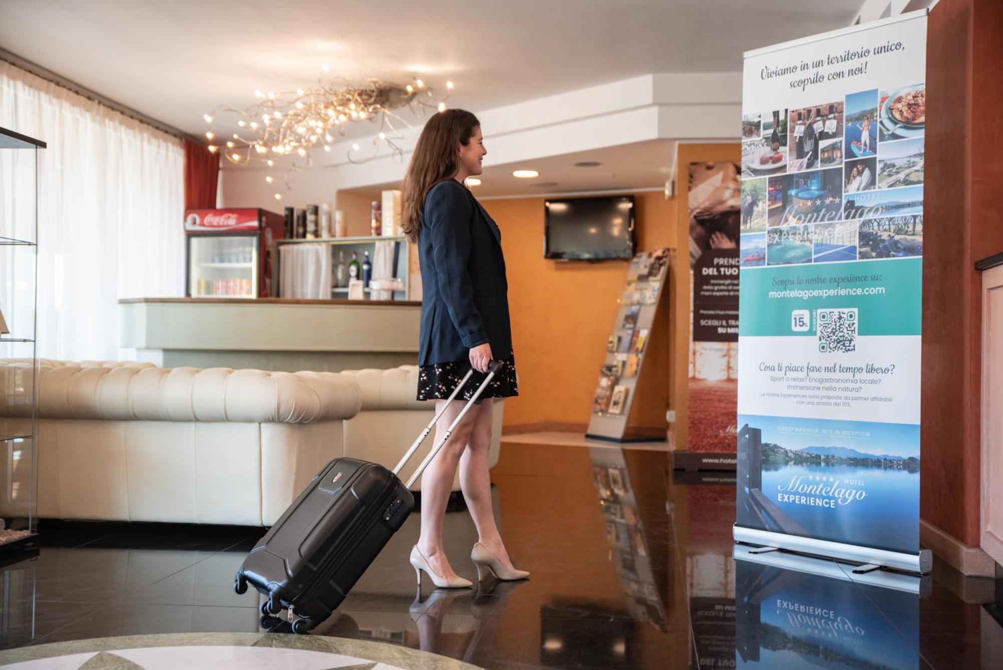 โฮเทล เรซิเดนเช มอนเตลาโก Hotel Ternate  ภายนอก รูปภาพ